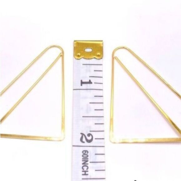 Gold triangle geometric threader earrings - Picture 3 of 3